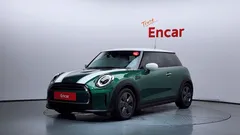 2022 Mini Cooper Classic, зелёный — фото 1