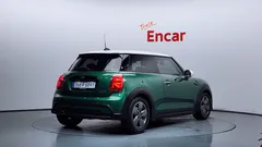2022 Mini Cooper Classic, зелёный — фото 2