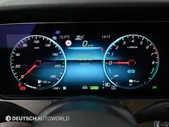 2022 Mercedes-Benz E-Class E300e 4MATIC Exclusive — фото 8