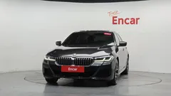 2021 BMW 5-Series 530e M Sport, серый — фото 3