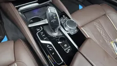 2021 BMW 5-Series 530e M Sport, серый — фото 9