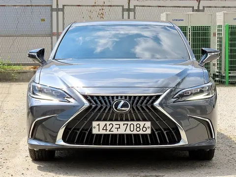 2023 Lexus ES Executive
