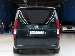 2023 Hyundai Staria 4WD Tourer 9-Seater — фото 4