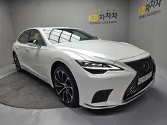 2023 Lexus LS 3.5 Luxury, белый — фото 5