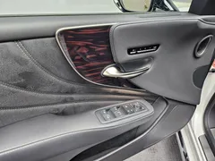 2023 Lexus LS 3.5 Luxury, белый — фото 14