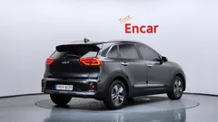 2022 Kia Niro 1.6 HEV, серый — фото 2