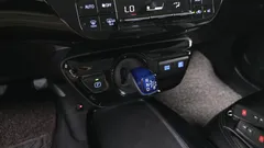 2022 Toyota Prius 1.8, серебристый — фото 9