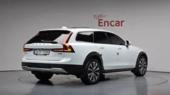 2022 Volvo V90 B5 Pro AWD, белый — фото 2