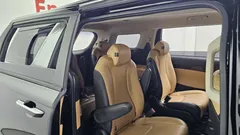 2022 Kia Carnival Diesel 9-Seater Prestige — фото 11