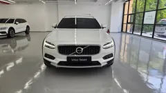 2023 Volvo V90 B5 Ultimate AWD, белый — фото 3