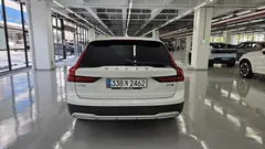2023 Volvo V90 B5 Ultimate AWD, белый — фото 4