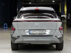 2023 Hyundai Kona Premium, серый — фото 3