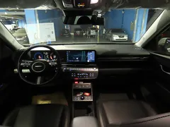 2023 Hyundai Kona Premium, серый — фото 5