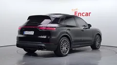 2023 Porsche Cayenne 3.0 PLATINUM EDITION — фото 2