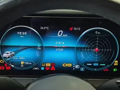 2023 Mercedes-Benz E-Class E220d 4MATIC AMG Line — фото 8