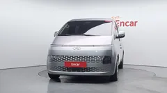 2023 Hyundai Staria Cargo 5-Seater — фото 3