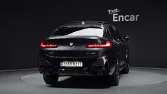 2022 BMW X4 xDrive20i M Sport — фото 4