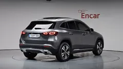 2021 Mercedes-Benz GLA-Class GLA220, серый — фото 2