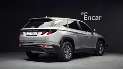 2023 Hyundai Tucson Modern 2WD, серо-серебристый — фото 2