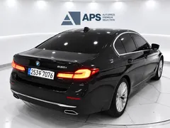 2022 BMW 5-Series 530i Luxury — фото 3