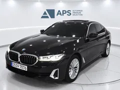 2022 BMW 5-Series 530i Luxury — фото 11