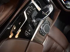 2022 BMW 5-Series 530i Luxury — фото 17