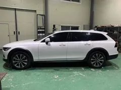 2022 Volvo V90 B5 Pro AWD, белый — фото 5