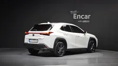 2024 Lexus UX 2.0 2WD, белый — фото 2