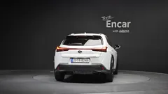 2024 Lexus UX 2.0 2WD, белый — фото 4