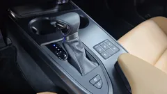 2024 Lexus UX 2.0 2WD, белый — фото 9