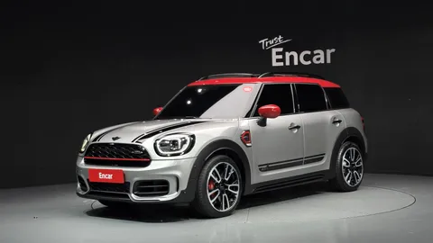 2023 Mini Countryman JCW Launch Pack