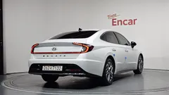 2022 Hyundai Sonata 2.0 — фото 2
