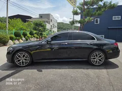 2023 Mercedes-Benz E-Class E220d 4MATIC AMG Line — фото 5
