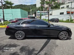 2023 Mercedes-Benz E-Class E220d 4MATIC AMG Line — фото 6