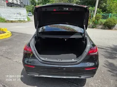 2023 Mercedes-Benz E-Class E220d 4MATIC AMG Line — фото 17