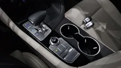 2023 Genesis G70 Gasoline 2.0T 2WD, белый — фото 9