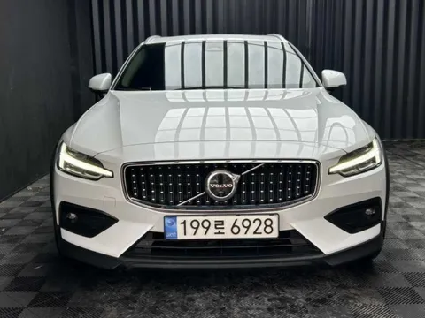 2023 Volvo V60 B5 Ultimate AWD