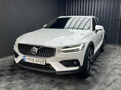 2023 Volvo V60 B5 Ultimate AWD, белый — фото 2