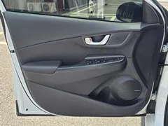 2021 Hyundai Kona Inspiration, белый — фото 10