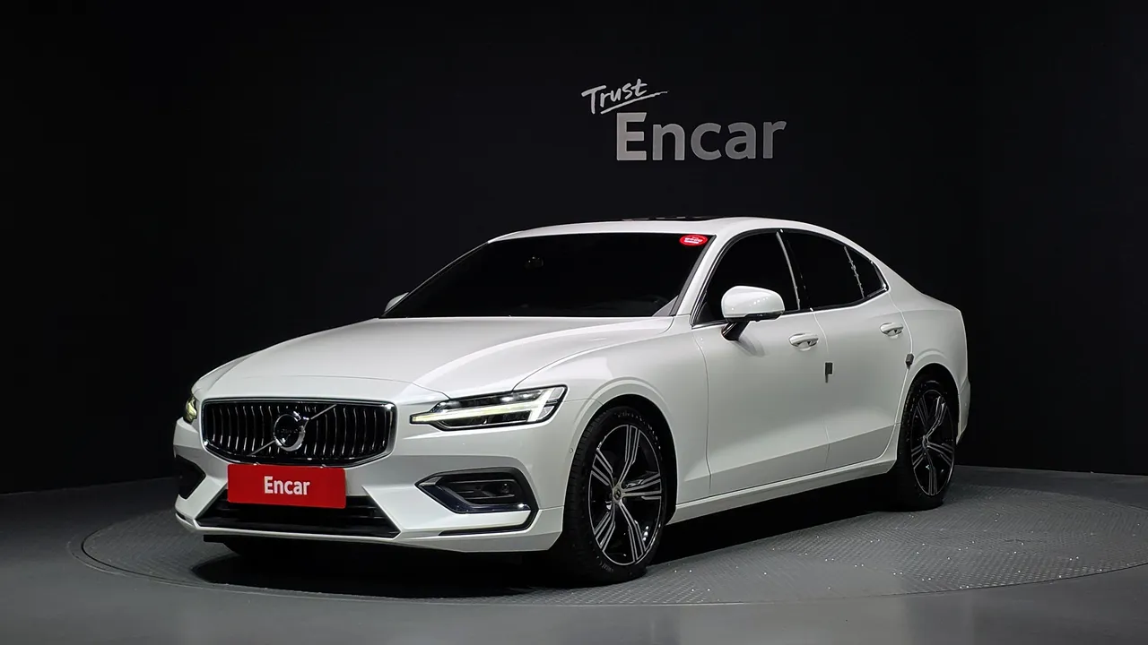 2022 Volvo S60 B5 Inscription