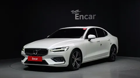 2022 Volvo S60 B5 Inscription