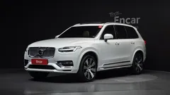 2022 Volvo XC90 T8 Ultimate Bright Hybrid, белый — фото 1