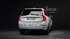 2022 Volvo XC90 T8 Ultimate Bright Hybrid, белый — фото 4