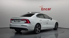 2022 Volvo S60 B5 Inscription, белый — фото 2