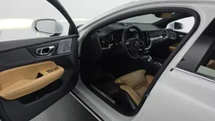 2022 Volvo S60 B5 Inscription, белый — фото 10