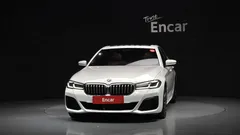 2023 BMW 5-Series 520i M Sport — фото 3