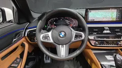 2023 BMW 5-Series 520i M Sport — фото 17