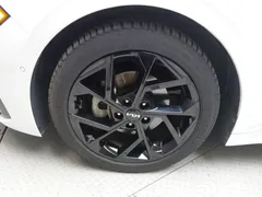 2024 Kia K5 Signature, белый — фото 5
