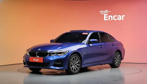 2022 BMW 3-Series 320e M Sports