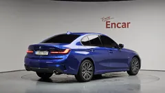 2022 BMW 3-Series 320e M Sports — фото 2
